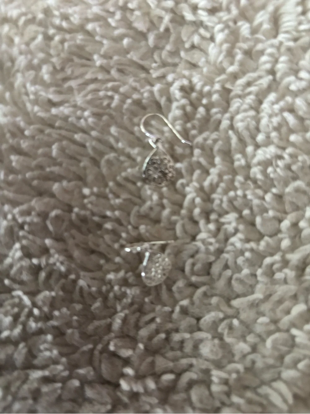 Elegant Silver Tassel Necklace with Filigree Accent Earrings